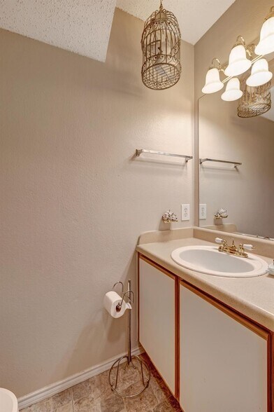 Building Photo - 201 Amber Ridge Dr