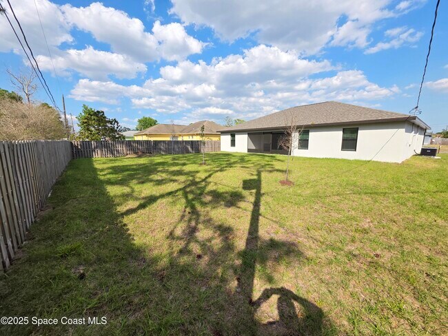Building Photo - 482 Consolata Ave NW