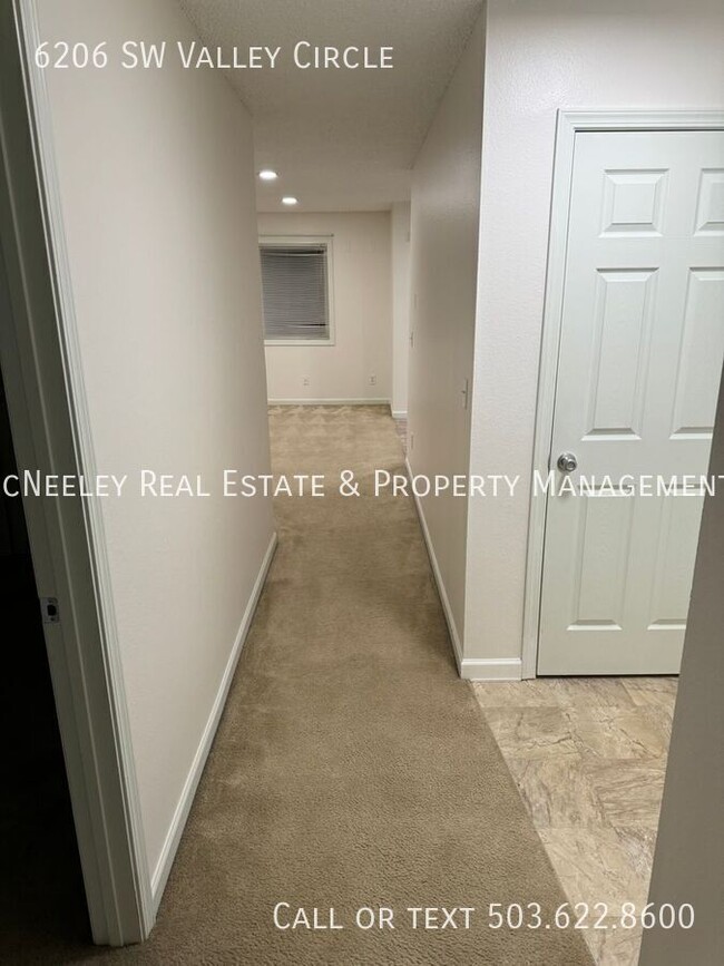 Building Photo - Beaverton, Upper Unit, Two Bedroom near Ch...