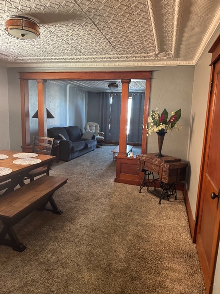 Building Photo - 619 1st St