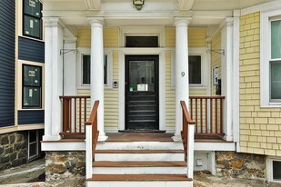 Building Photo - 9 Bellflower St