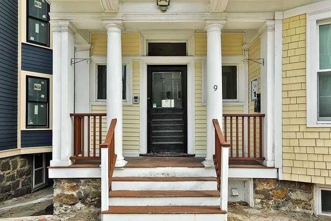 Building Photo - 9 Bellflower St