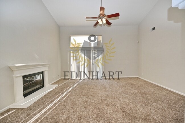 Building Photo - 774 Applegate Ave