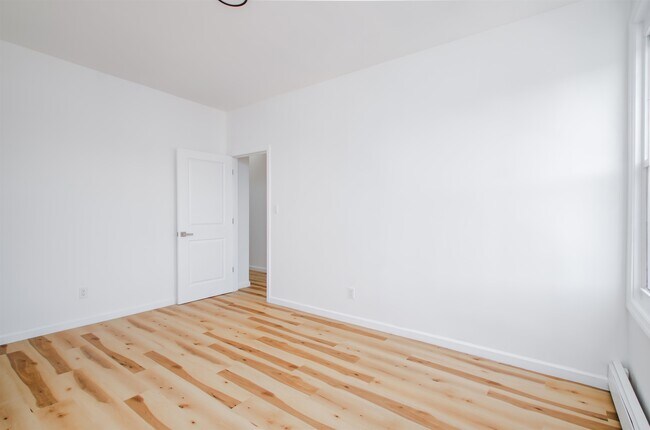 Building Photo - 251 Halladay St
