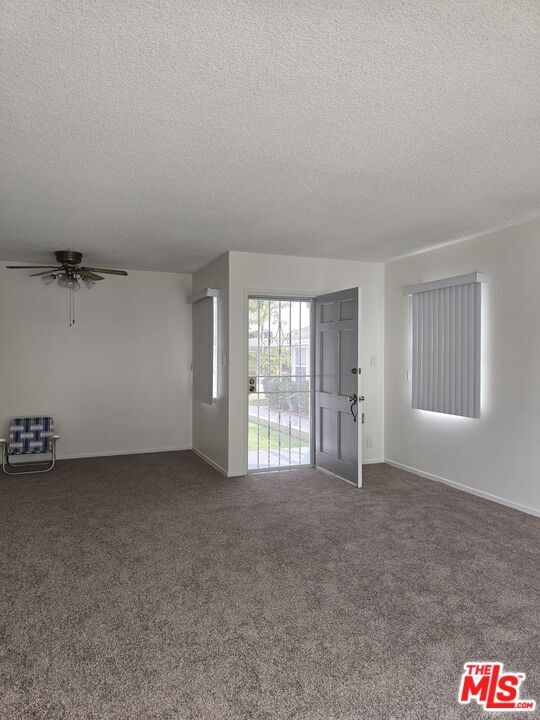 Building Photo - 6243 S Fairfax Ave