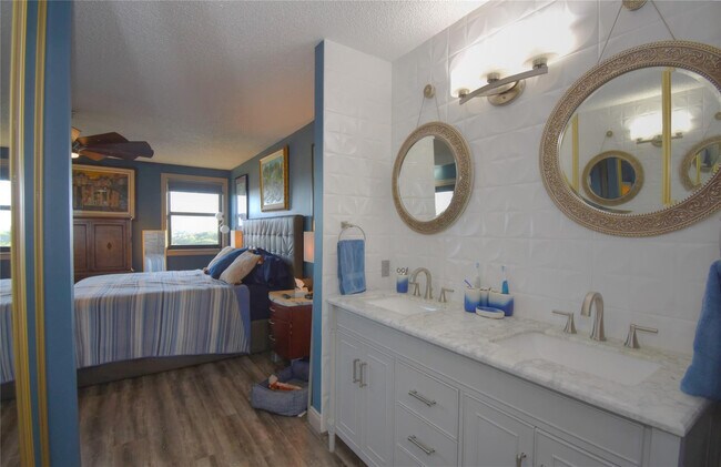 Building Photo - 2238 N Cypress Bend Dr