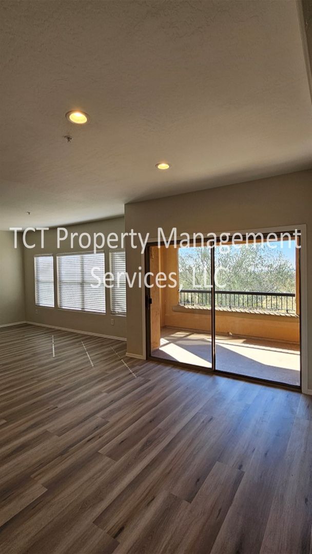 Building Photo - Newly Updated 2 Bedroom + den in Villages at Grayhawk!