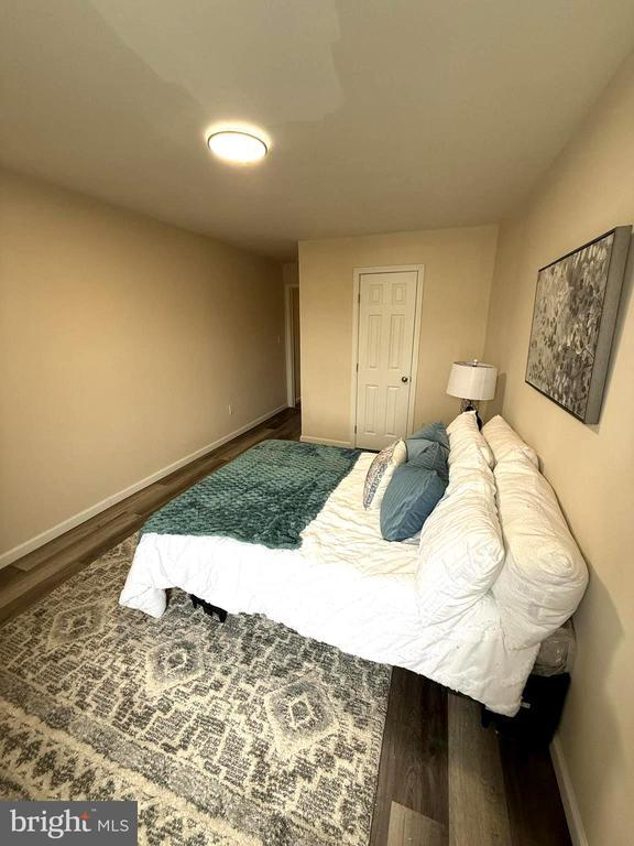 Building Photo - 1028 E North Ave