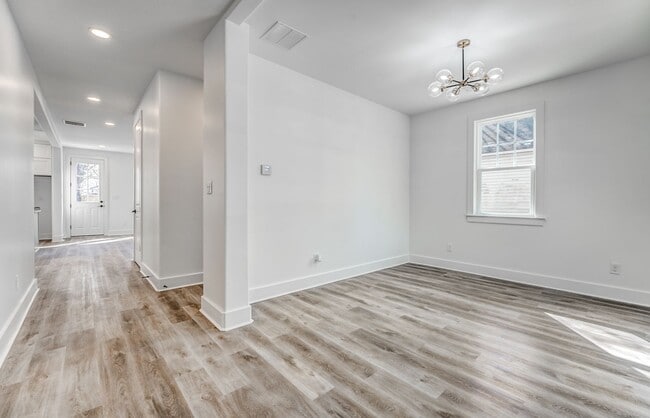 Building Photo - Modern Comfort + Extra Space — Beautiful 3BR/2.5BA Home on Foster Ave!