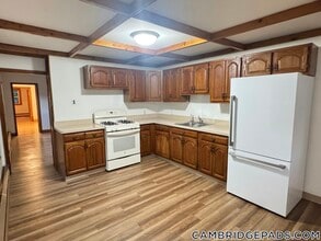 Building Photo - 114 Thorndike St