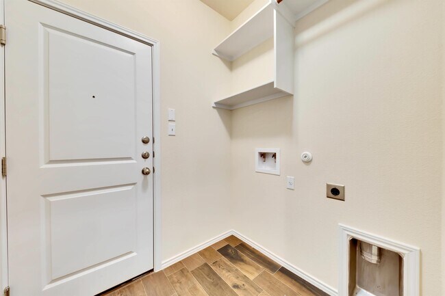 Building Photo - 724 Coltrane Dr