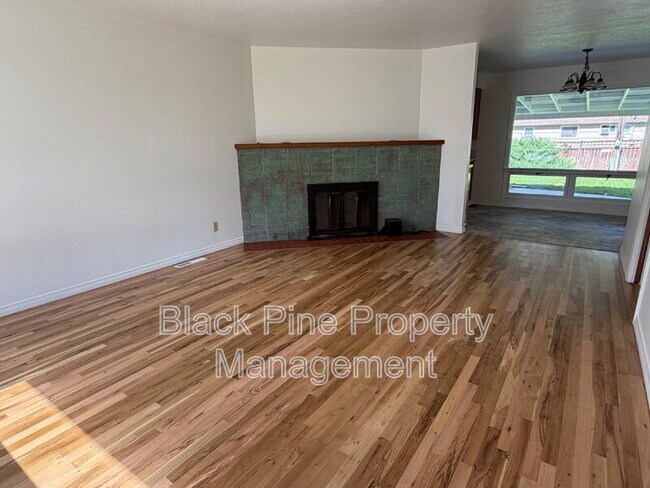 Building Photo - 8020 W King St