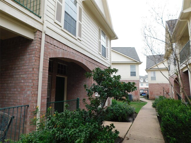 Building Photo - 2710 Grants Lake Blvd