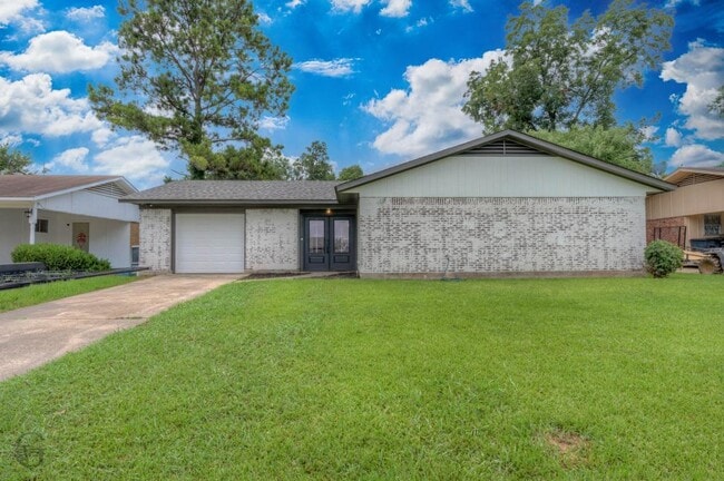 Building Photo - 1710 Ray Ave