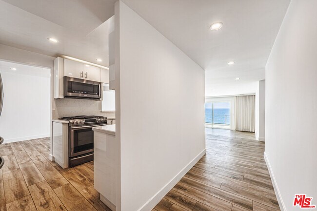 Building Photo - 18055 Coastline Dr
