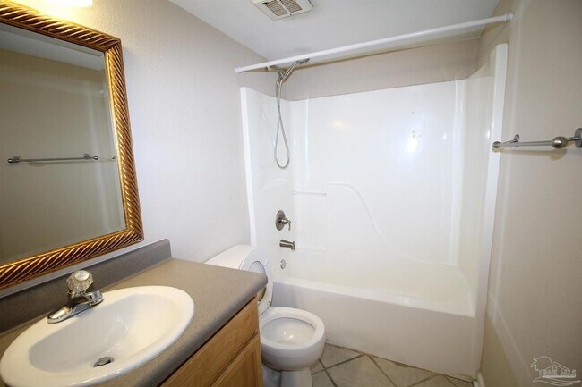 Building Photo - 710 Scenic Hwy