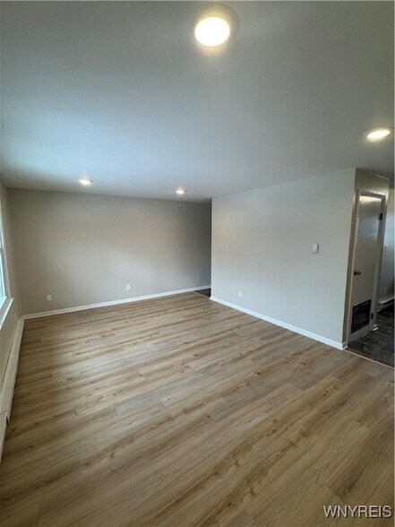 Building Photo - 109 Ensign Ave