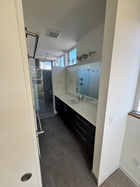 Building Photo - Spooky-Cool One Bedroom Townhome!