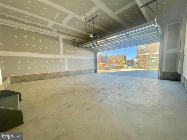 Building Photo - 9011 Amelung St