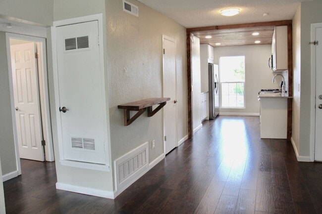 Building Photo - 3435 Rebecca Ln