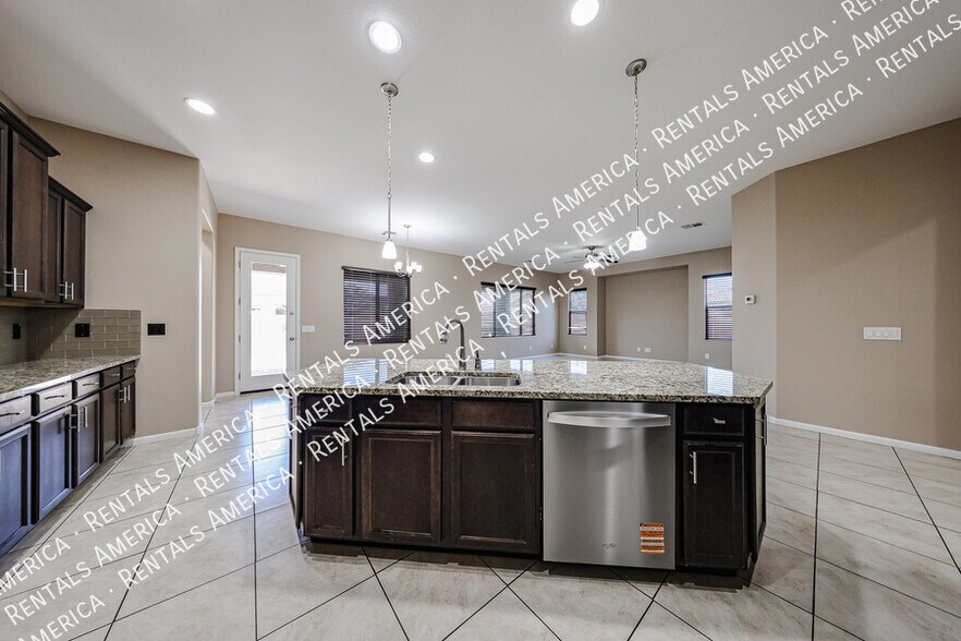 Building Photo - 20856 E Arroyo Verde Dr