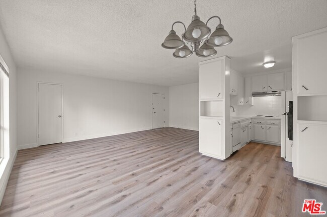 Building Photo - 10653 Holman Ave