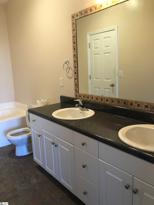 Building Photo - 520 Lois Wy