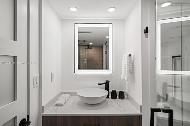 Building Photo - 5701 Collins Ave
