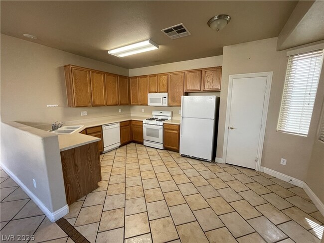 Building Photo - 5947 Silver Trace Ct