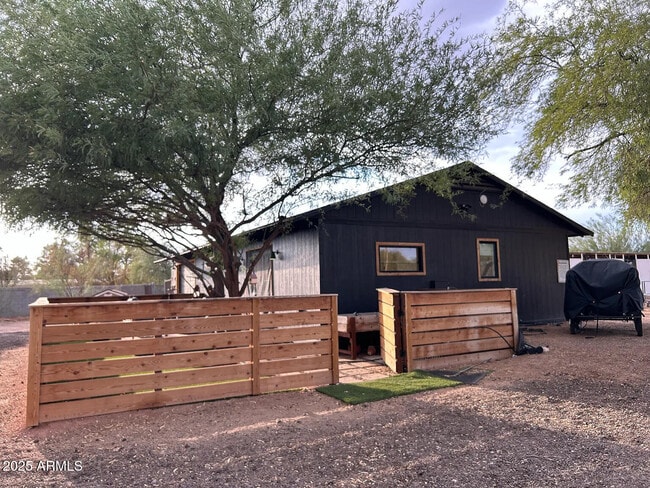 Building Photo - 10848 N 66th St