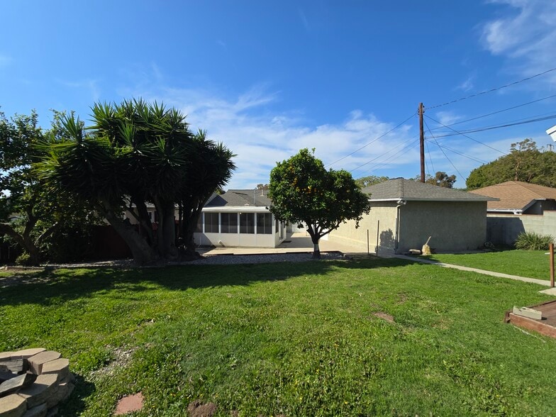Backyard - 10740 Galvin St
