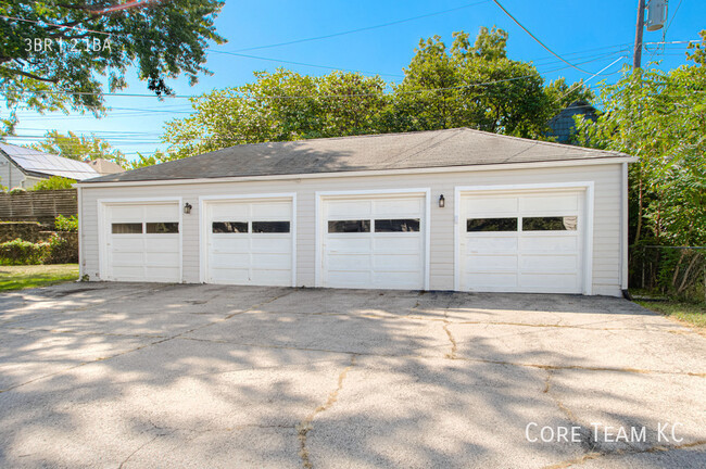 Building Photo - 629 E Meyer Blvd