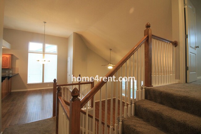 Building Photo - Beautiful Olathe Home, Updated Kitchen, Fe...