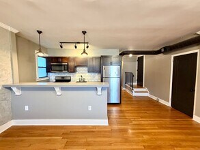 Building Photo - 5612 Beacon St