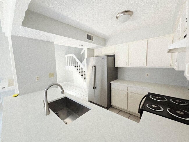 Building Photo - 12625 Newbrook Dr