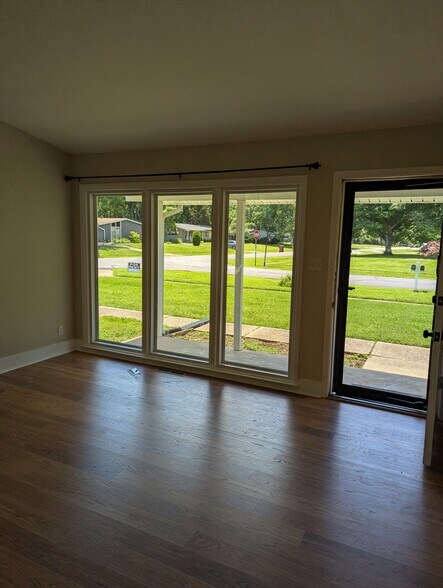 Building Photo - 1701 Brentmoor Ln