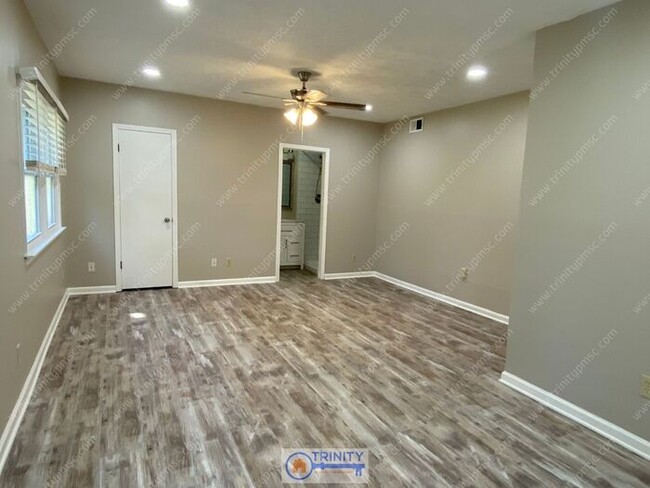 Building Photo - WOW!! Your new home awaits! Ask about our ...