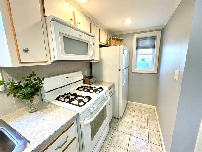 Building Photo - 73 Benefit St