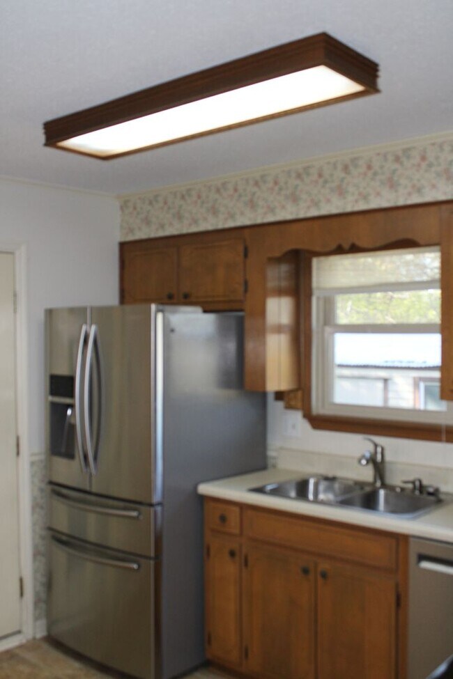 Building Photo - 3 Bedroom 2 Bath W/ Garage Hephzibah!