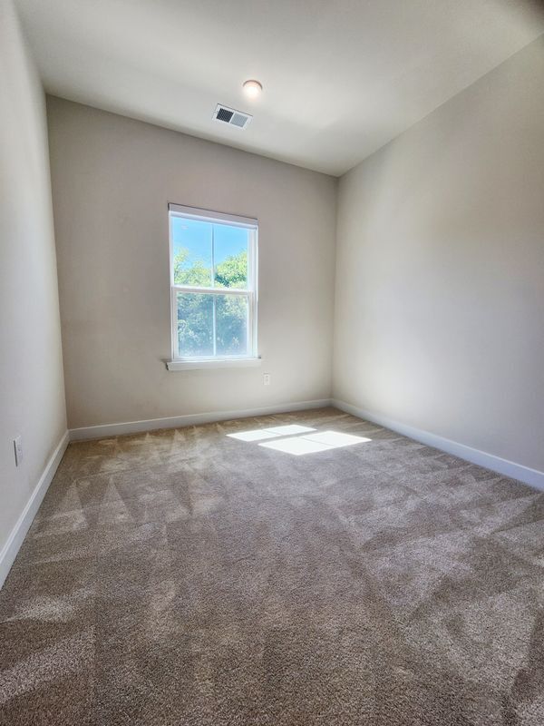 Building Photo - 149 Glory Maple Ln