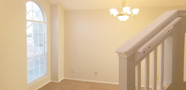 Building Photo - 6928 Crown Ridge Dr
