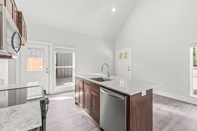 Building Photo - 20048 County Rd 4118