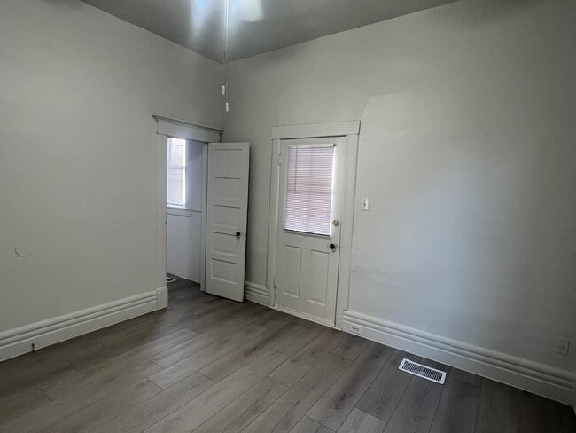 Building Photo - 330-332 Stewart Street