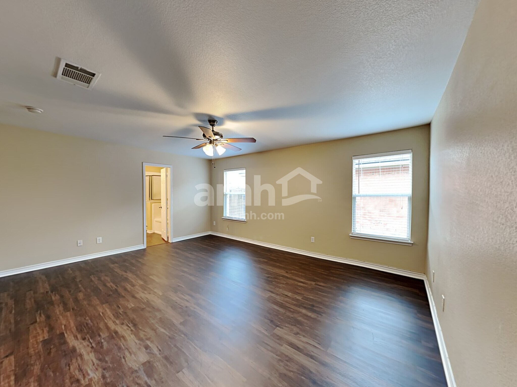 Building Photo - 5459 Montague Ln