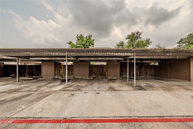 Building Photo - 1803 Country Village Blvd