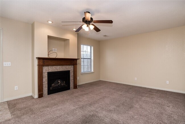 Building Photo - 4040 Glenstone Terrace