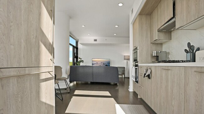 Building Photo - 1901 6th St NW