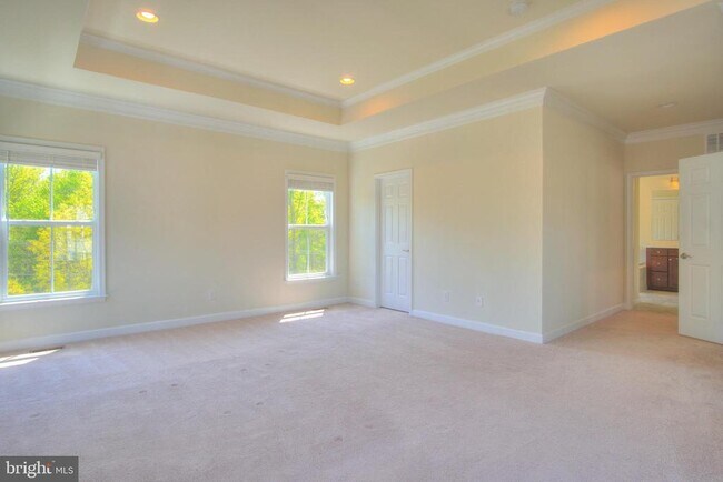 Building Photo - 42629 Oak Pk Sq