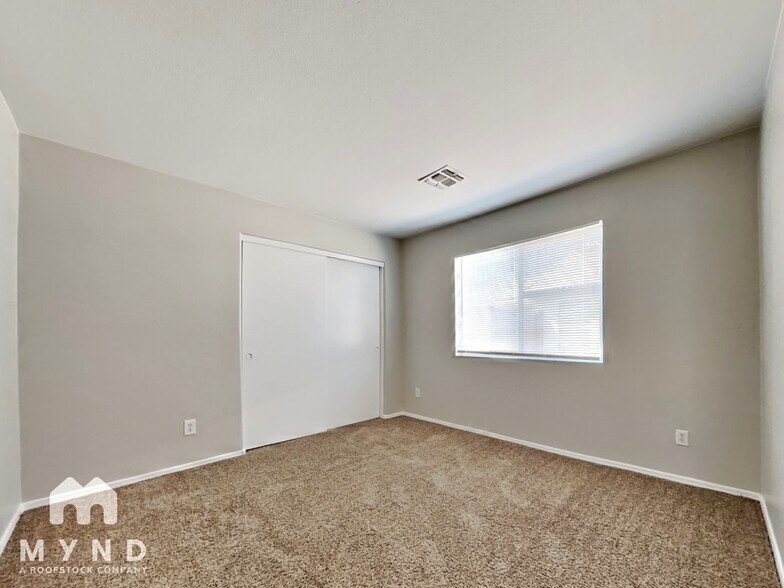 Building Photo - 8617 W Echo Ln