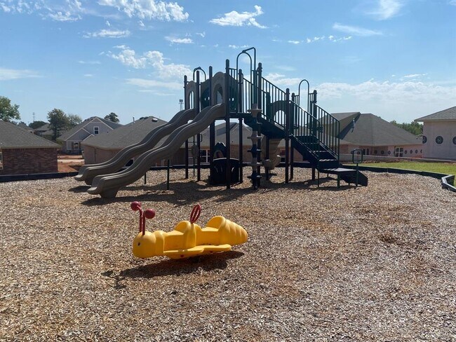 Building Photo - 12437 Armstrong Dr